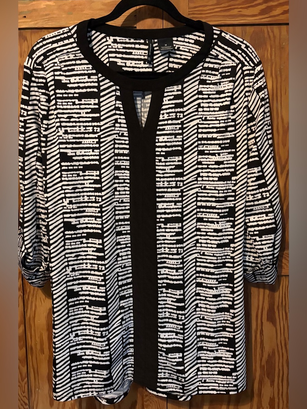 New Directions Black & White Patterned Tunic Top. Women’s Medium. Like new